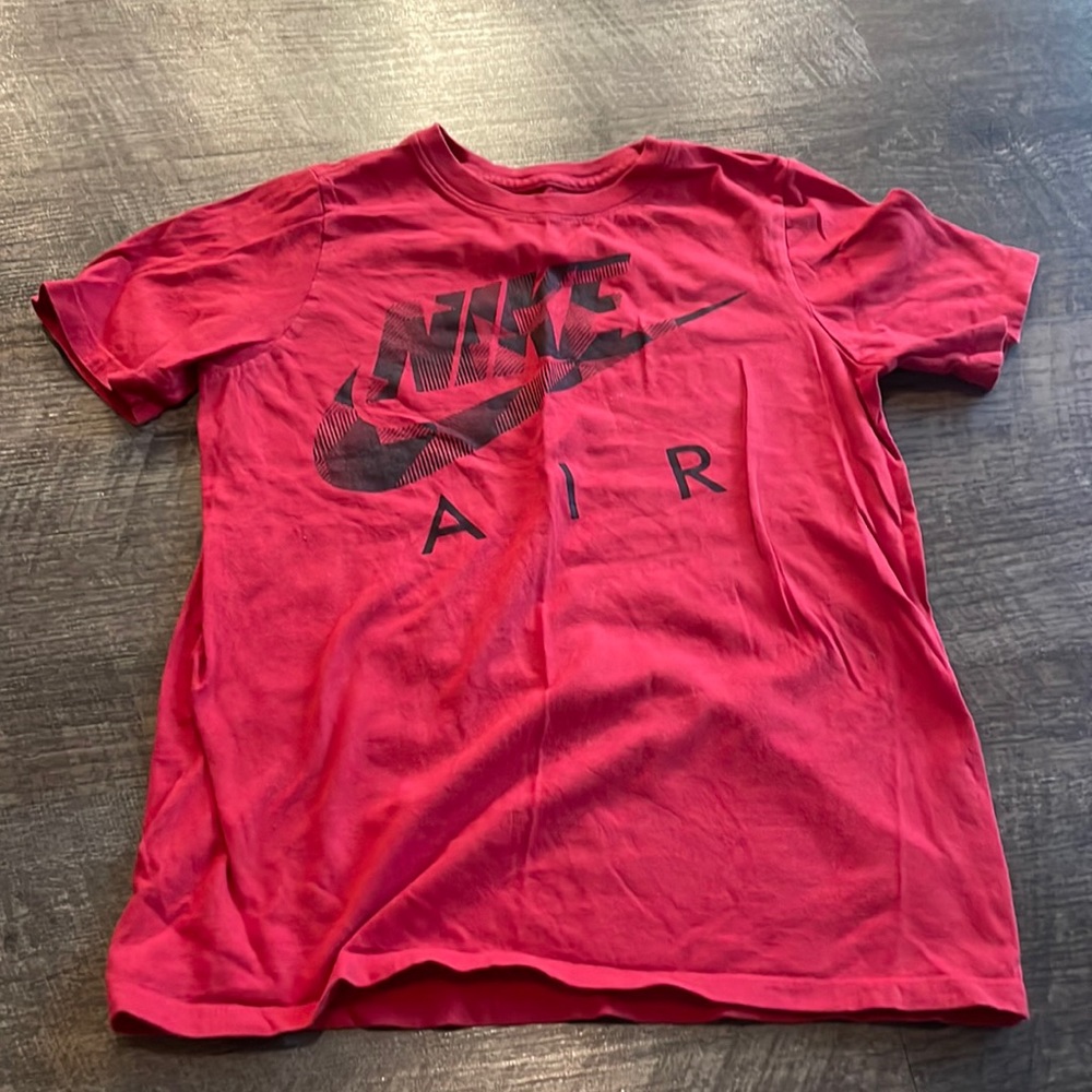boys nike shirt